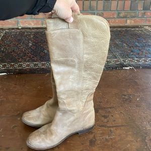 Beautiful soft leather Frye boots